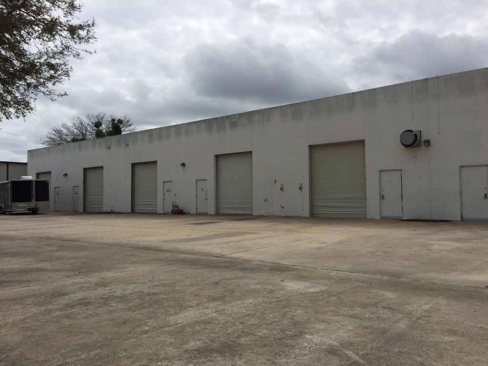 Freestanding Multi- Tenant Industrial / Flex Space : 550 Gus Hipp Blvd, Rockledge, FL 32955
